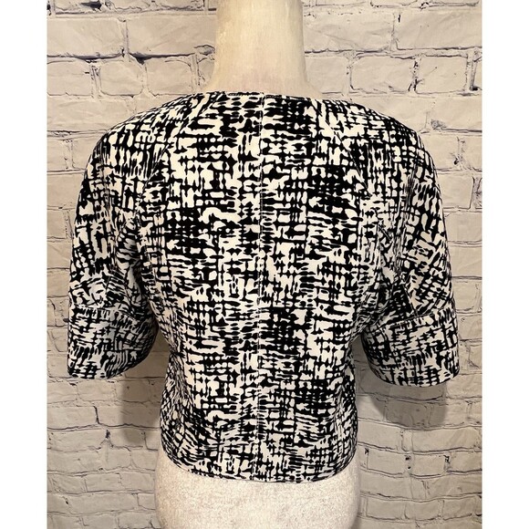 Kenneth Cole Reaction Black And White Bell Sleeve Zip Front Jacket Size 6 Petite - Picture 5 of 9